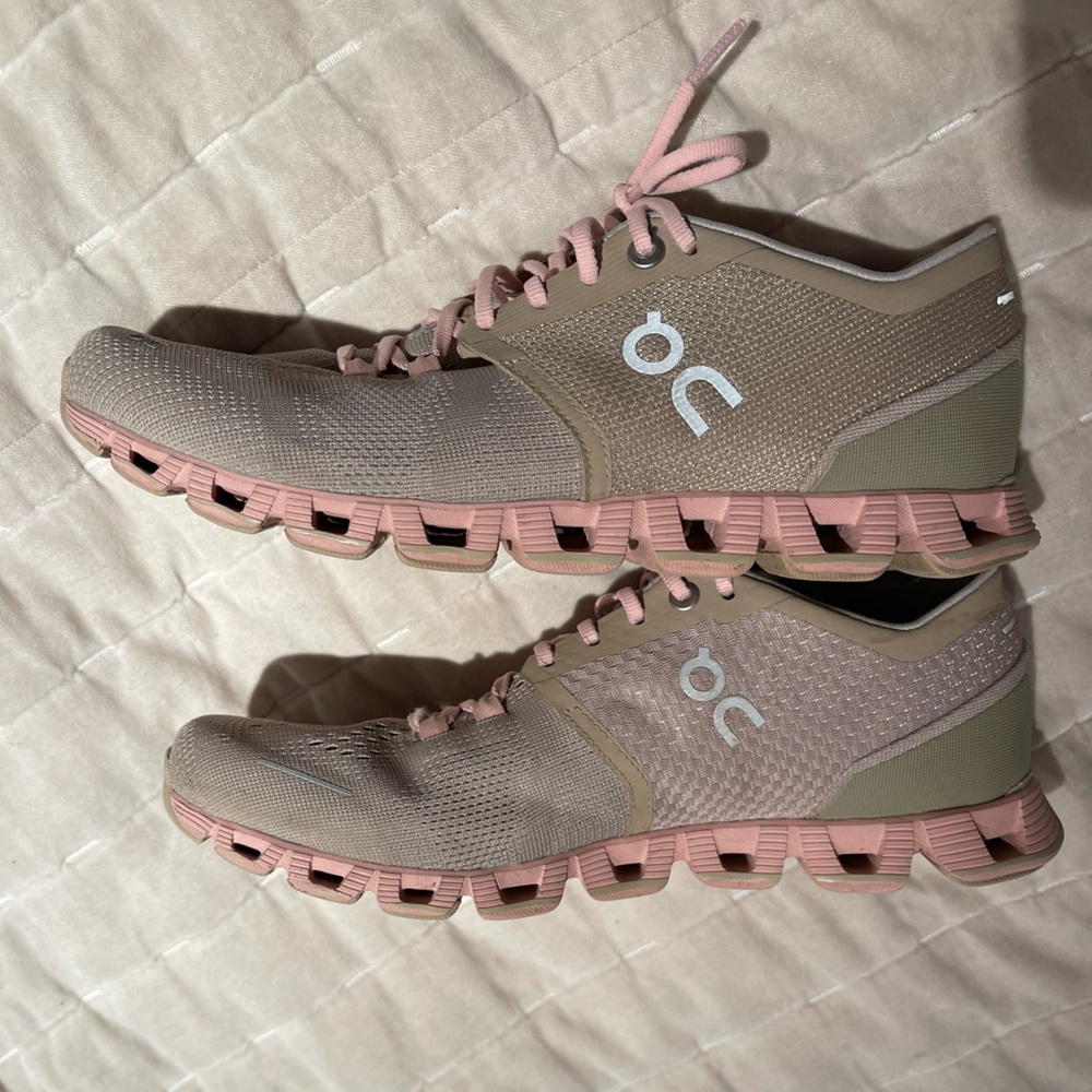 On cloud X training shoe womens 8 EUR 39